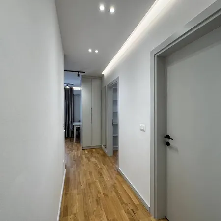 Apartment Modern Ylli